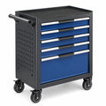 Carro de herramientas de acero azul y negro con 5 cajones